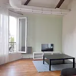 Un Appartement Parisien Atypique - An Atypical Parisian Appartment