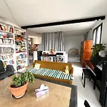 Un Appartement Parisien Atypique - An Atypical Parisian Appartment