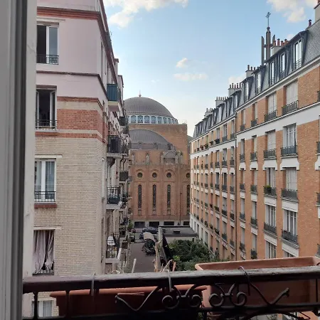 Un Parisien Atypique - An Atypical Parisian * Parigi